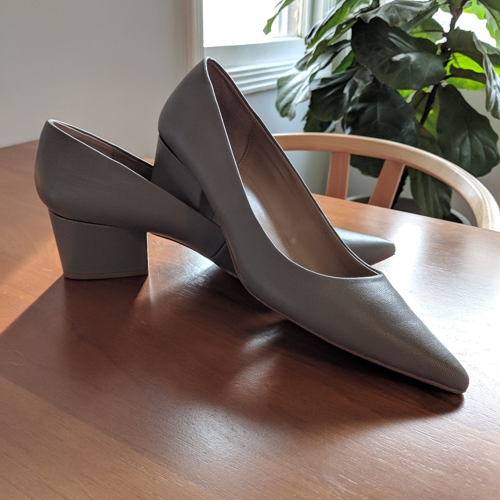 Donald/Pliner Heels